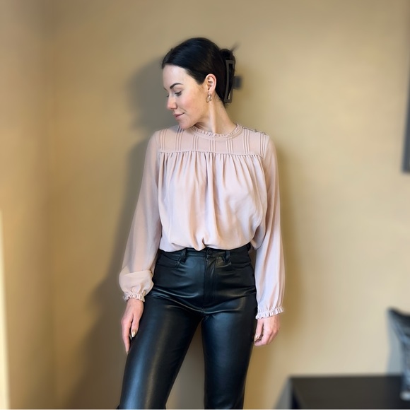 Aritzia Tops - Aritzia Wilfred Lourdes Blouse